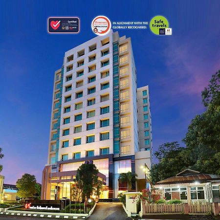 Swiss-Belhotel Maleosan Manado Exterior foto