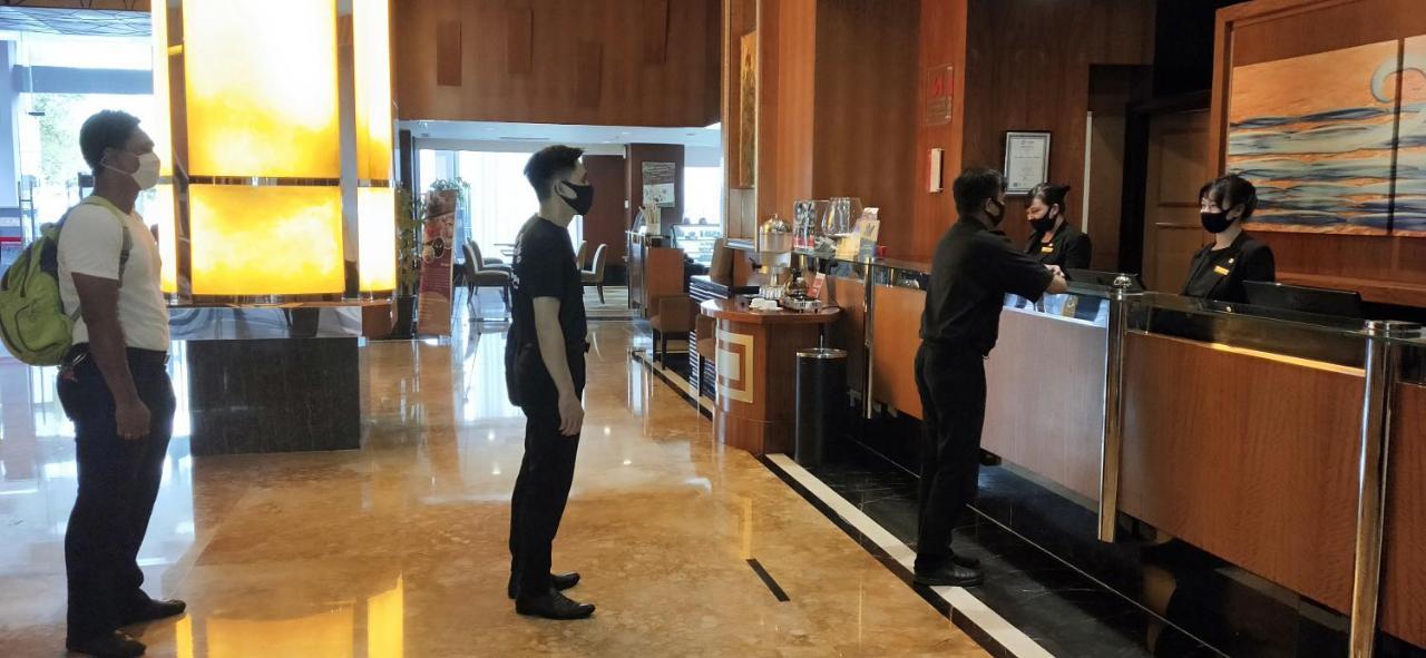 Swiss-Belhotel Maleosan Manado Exterior foto