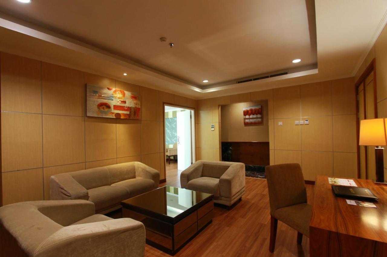 Swiss-Belhotel Maleosan Manado Exterior foto