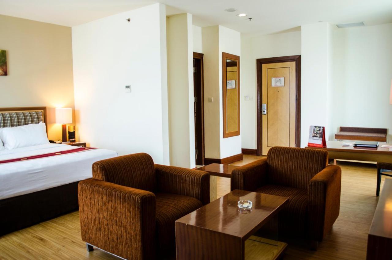 Swiss-Belhotel Maleosan Manado Exterior foto