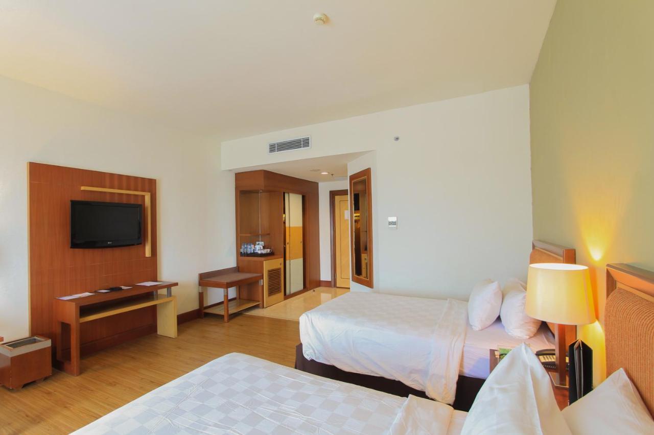Swiss-Belhotel Maleosan Manado Exterior foto
