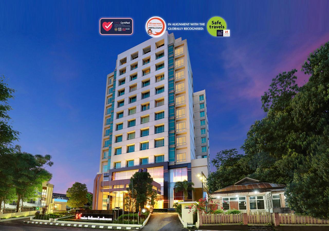 Swiss-Belhotel Maleosan Manado Exterior foto