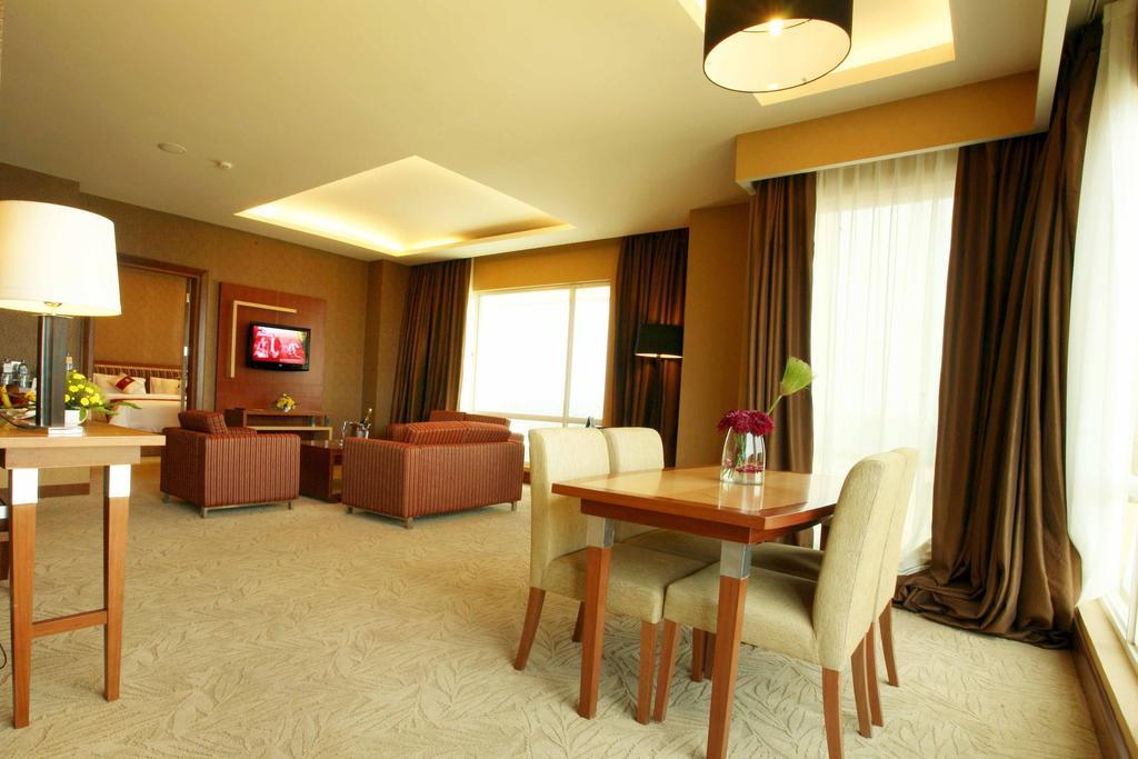 Swiss-Belhotel Maleosan Manado Exterior foto