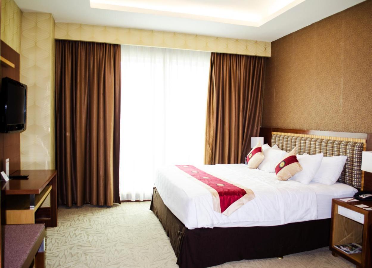 Swiss-Belhotel Maleosan Manado Exterior foto