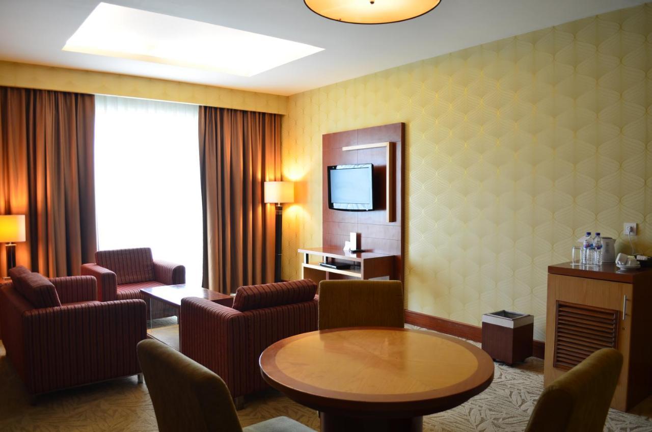 Swiss-Belhotel Maleosan Manado Exterior foto